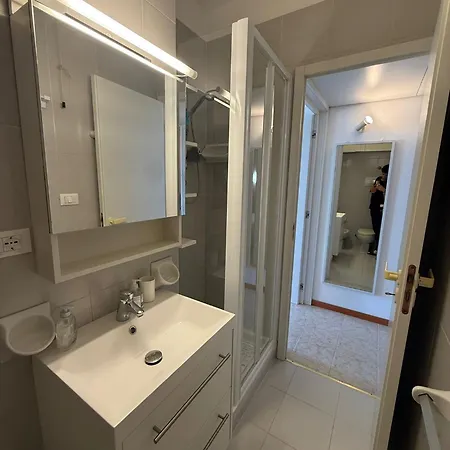 Bilocale Vista Mare Con Giardino Privato E Piscina 아파트 *