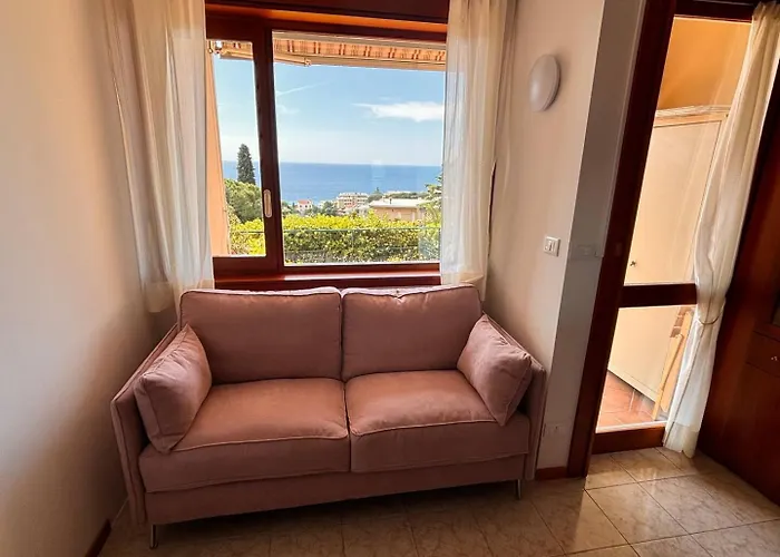 Bilocale Vista Mare Con Giardino Privato E Piscina * San Remo