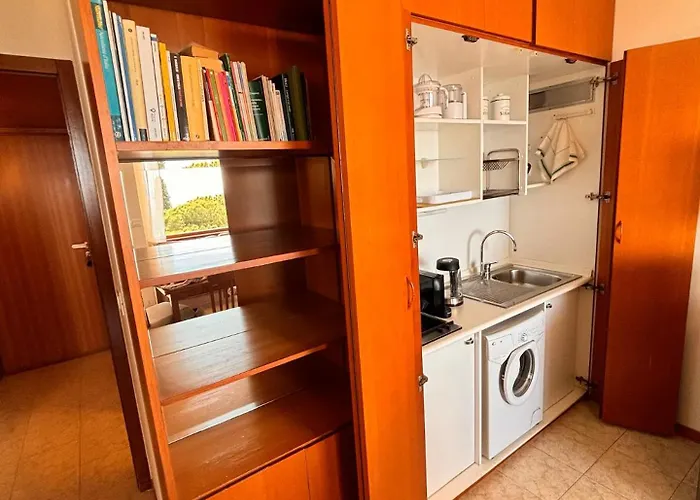 Bilocale Vista Mare Con Giardino Privato E Piscina شقة *
