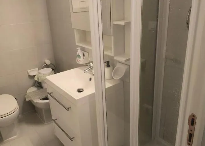 Bilocale Vista Mare Con Giardino Privato E Piscina * San Remo