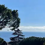 Bilocale Vista Mare Con Giardino Privato E Piscina Apartman