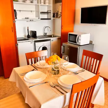 Appartement Bilocale Vista Mare Con Giardino Privato E Piscina