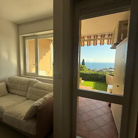 Bilocale Vista Mare Con Giardino Privato E Piscina דירה