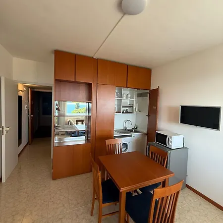 Bilocale Vista Mare Con Giardino Privato E Piscina דירה *