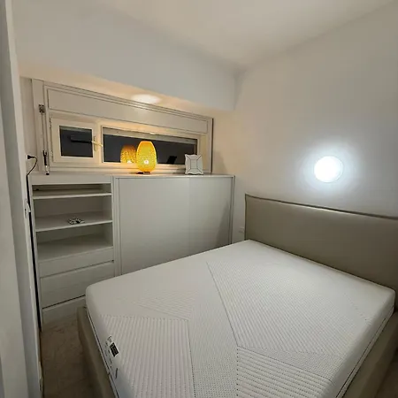 Bilocale Vista Mare Con Giardino Privato E Piscina Apartament San Remo